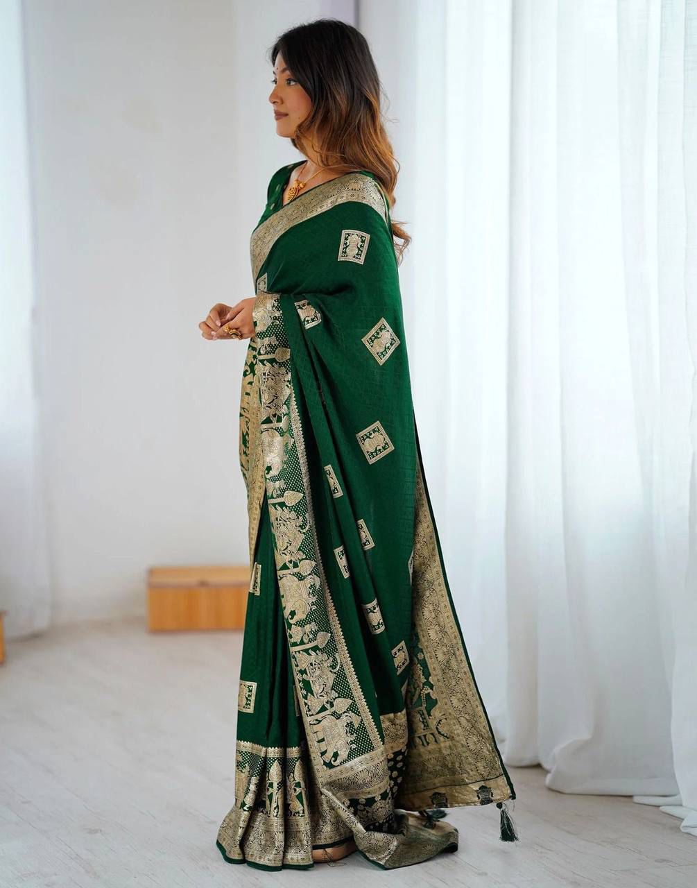 Aab Makhmal Soft Silk Jacquard Border Festival Saree